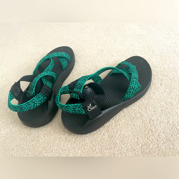Women’s Chacos sandals size 8 black/teal - Picture 3 of 5